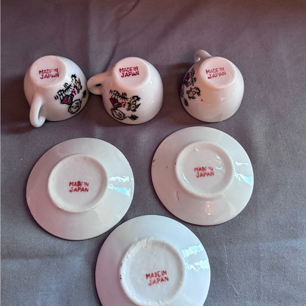 Vintage Mini Toy Tea Set - Blond Girl with Butterfly, 9 Piece Set - Picture 9 of 13